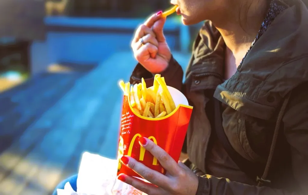Surprising Facts About Fast Food Burgers. Did You Know 1024x649 - How Fast Food Transformed Global Diets: The Hidden Impact of the Big Mac