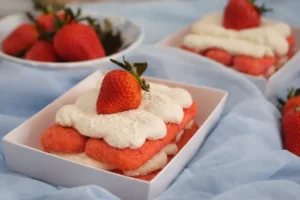 How To Make a Strawberry Cream Tiramisu